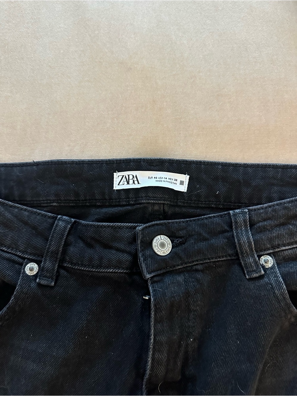 Zara Men’s Slim Straight Black Jeans